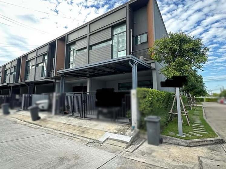 Townhouse in Rama 9 